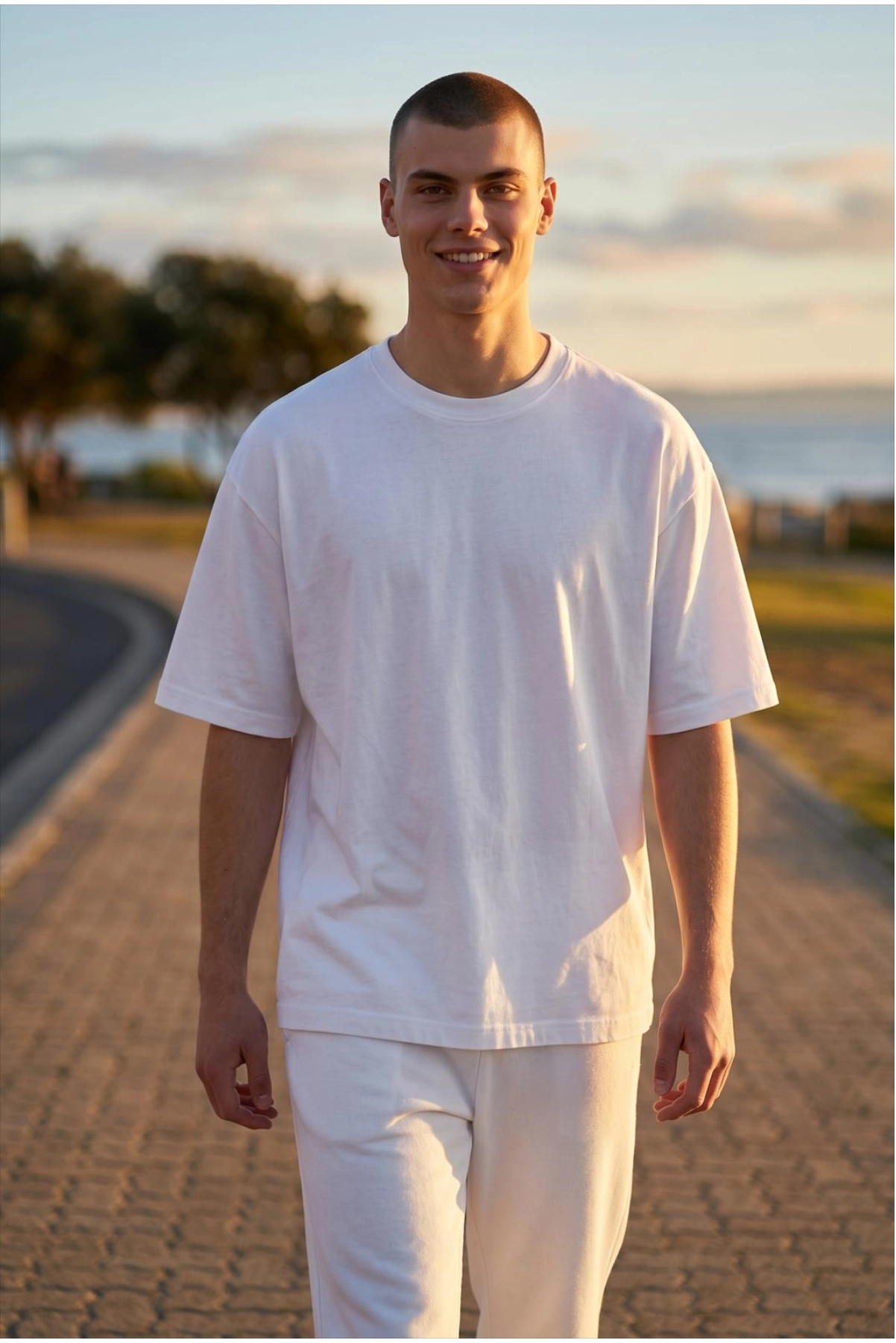 Oversize Tişört Unisex %100 Pamuk 200 gr Kalın Kumaş Basic Bol Kesim T Shirt Beyaz