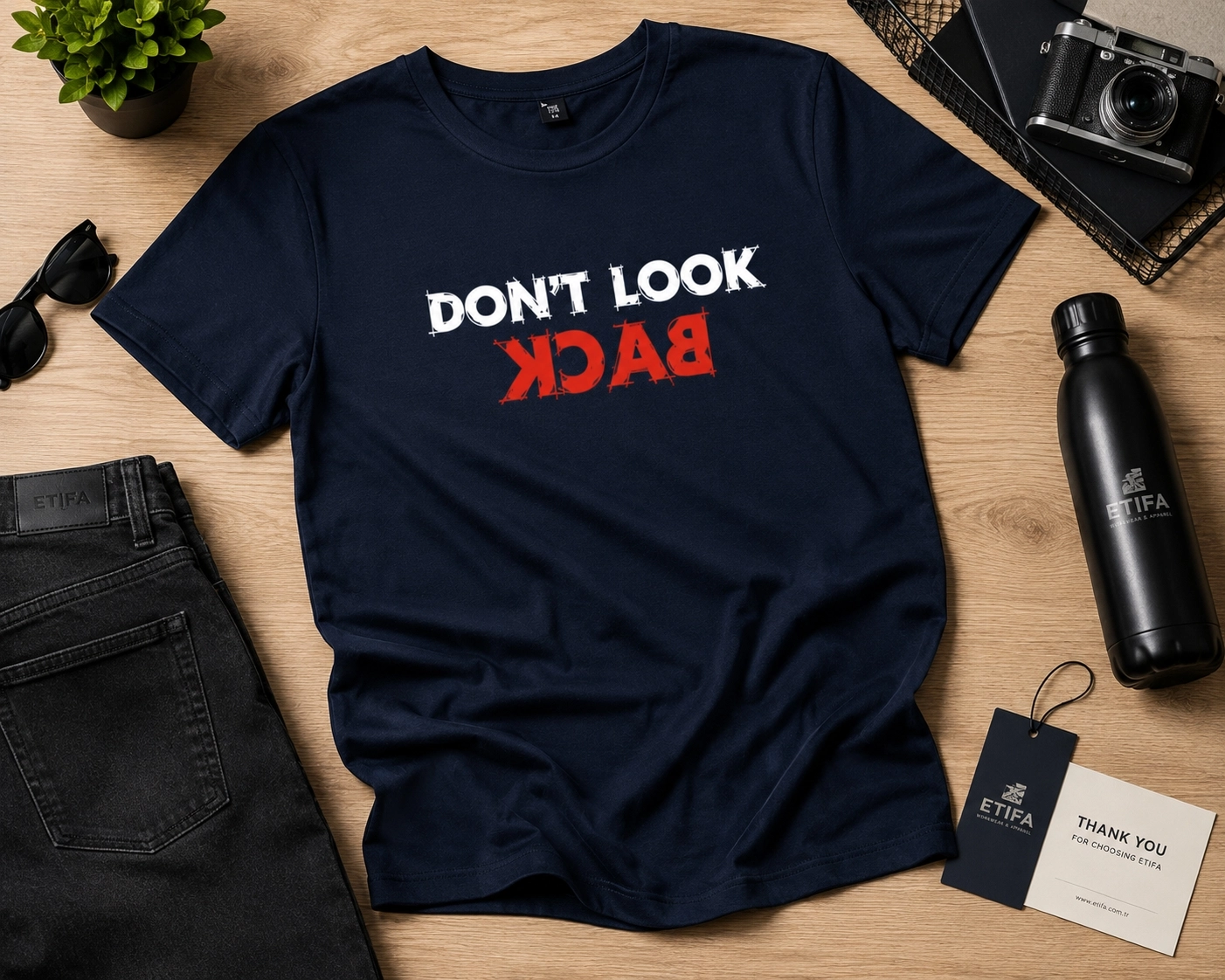 Etifa Don’t Look Back Premium Unisex Tişört %100 Pamuk Modern Lacivert Tişört