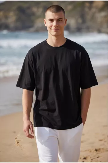 Oversize Tişört Unisex %100 Pamuk 200 gr Kalın Kumaş Basic Bol Kesim T Shirt Siyah